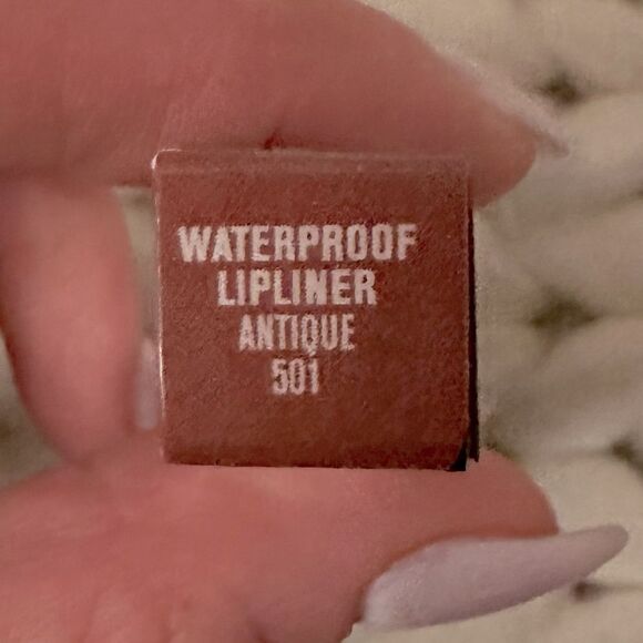 IL MAKIAGE Waterproof Lipliner in Antique (Rose) 501. Full Size. Brand N… - Picture 13 of 13